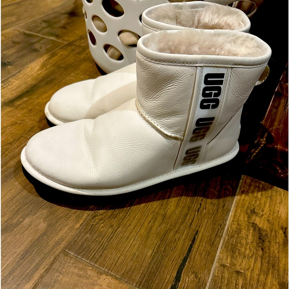 UGG BOOTS